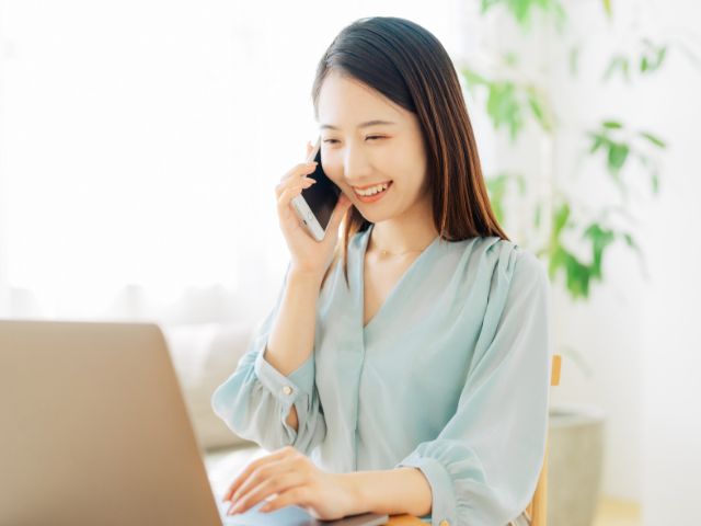 オンラインでお客様対応をする様子
